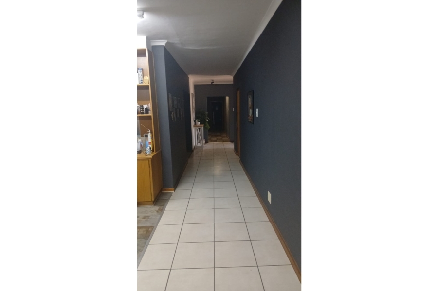 5 Bedroom Property for Sale in Porterville Western Cape
